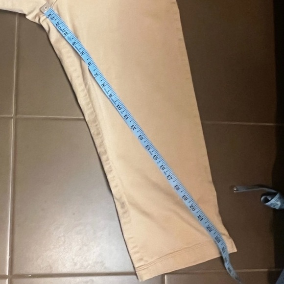 TOMMY BAHAMA women's flat front stretch Capri pants SZ 10 Banana Tropical Beach - Picture 8 of 10